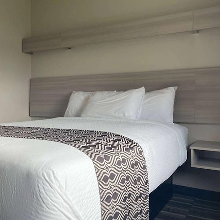 Microtel Inn & Suites By Wyndham Bossier Stadt Exterior foto