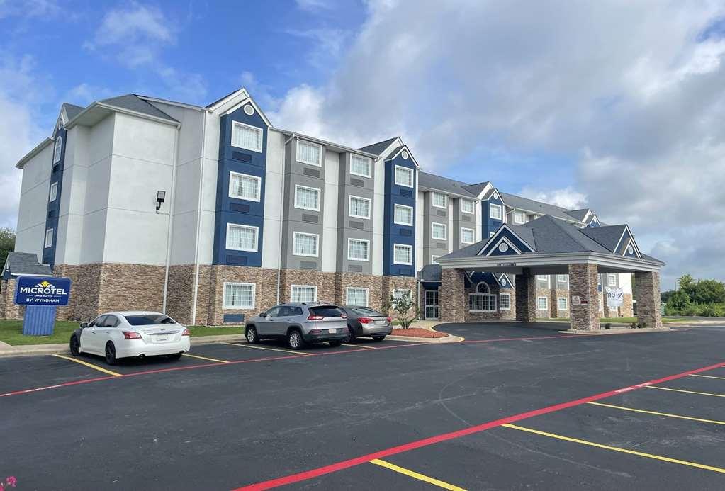 Microtel Inn & Suites By Wyndham Bossier Stadt Exterior foto