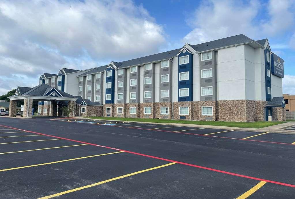 Microtel Inn & Suites By Wyndham Bossier Stadt Exterior foto