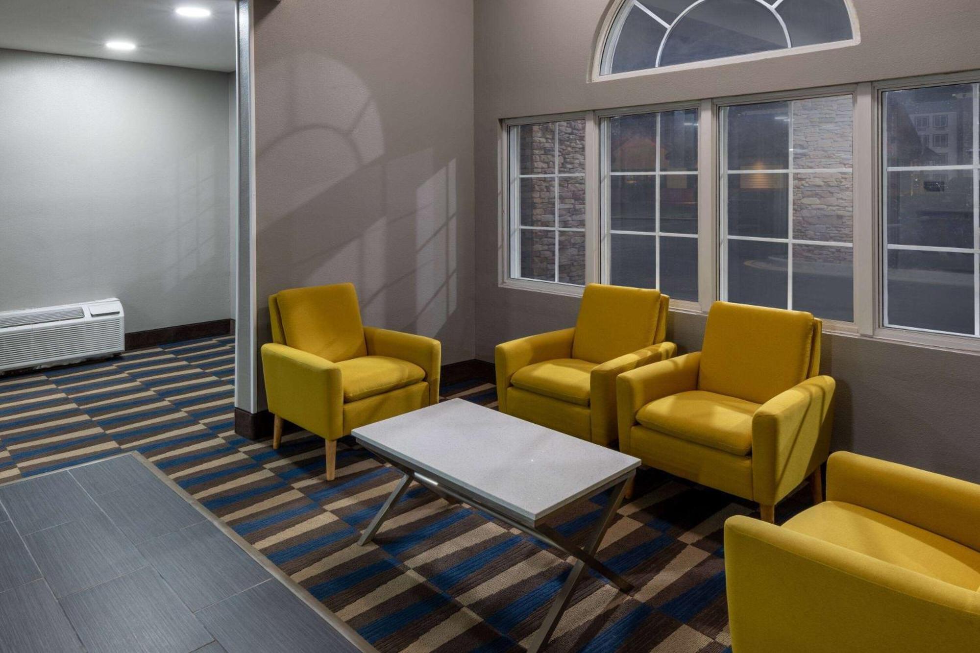 Microtel Inn & Suites By Wyndham Bossier Stadt Exterior foto