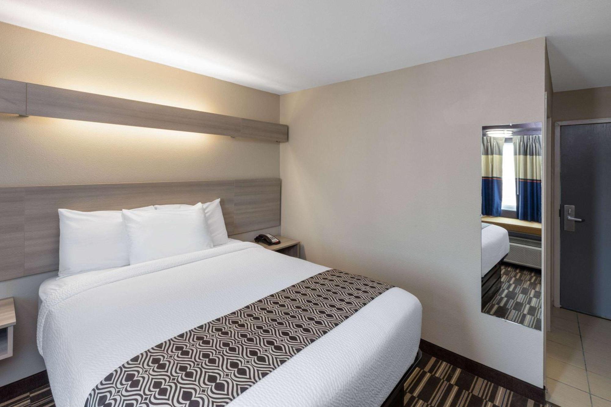 Microtel Inn & Suites By Wyndham Bossier Stadt Exterior foto
