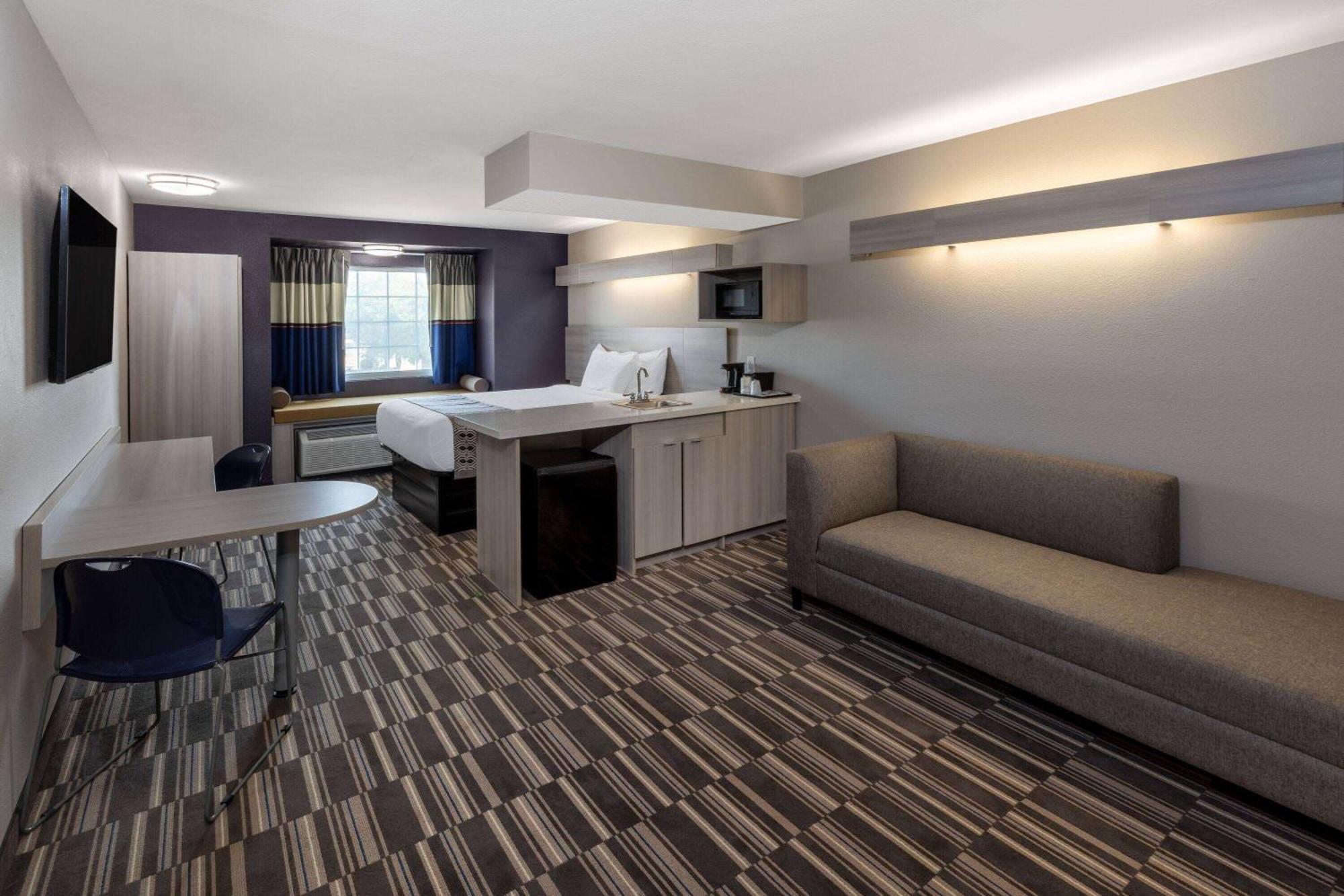 Microtel Inn & Suites By Wyndham Bossier Stadt Exterior foto