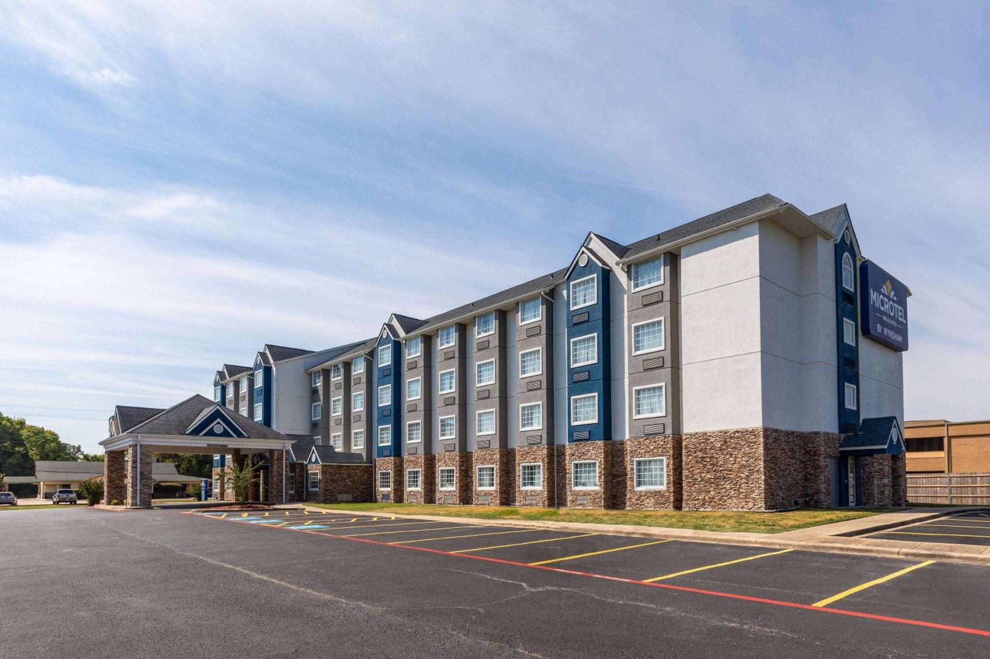 Microtel Inn & Suites By Wyndham Bossier Stadt Exterior foto