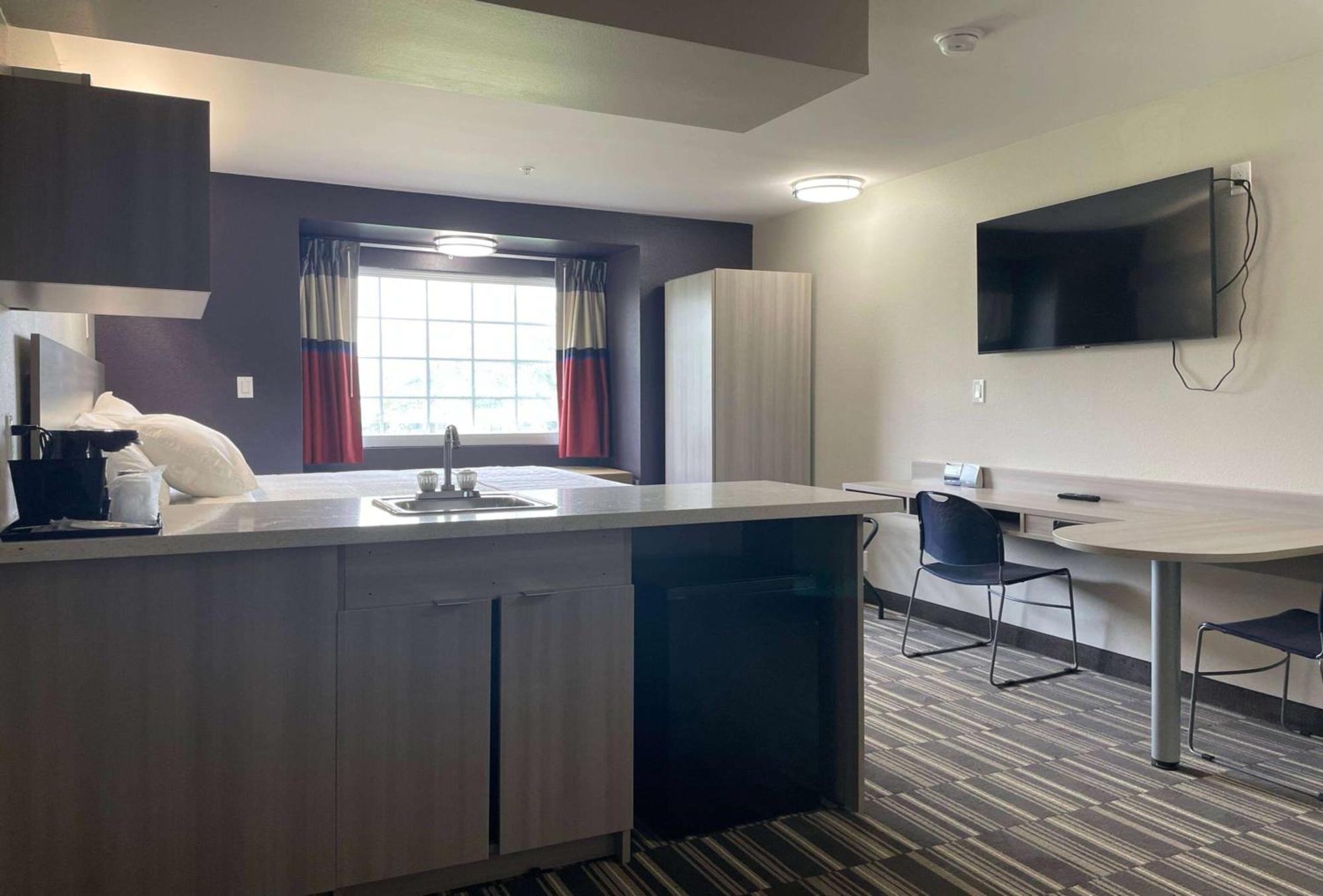 Microtel Inn & Suites By Wyndham Bossier Stadt Exterior foto
