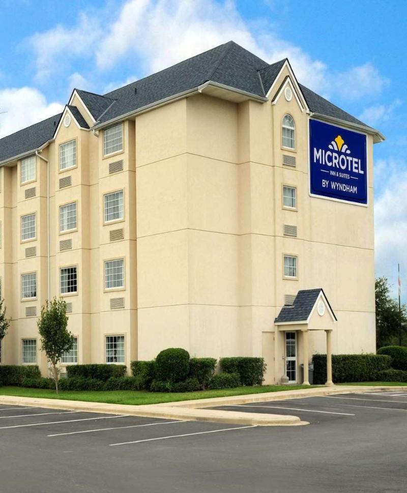 Microtel Inn & Suites By Wyndham Bossier Stadt Exterior foto