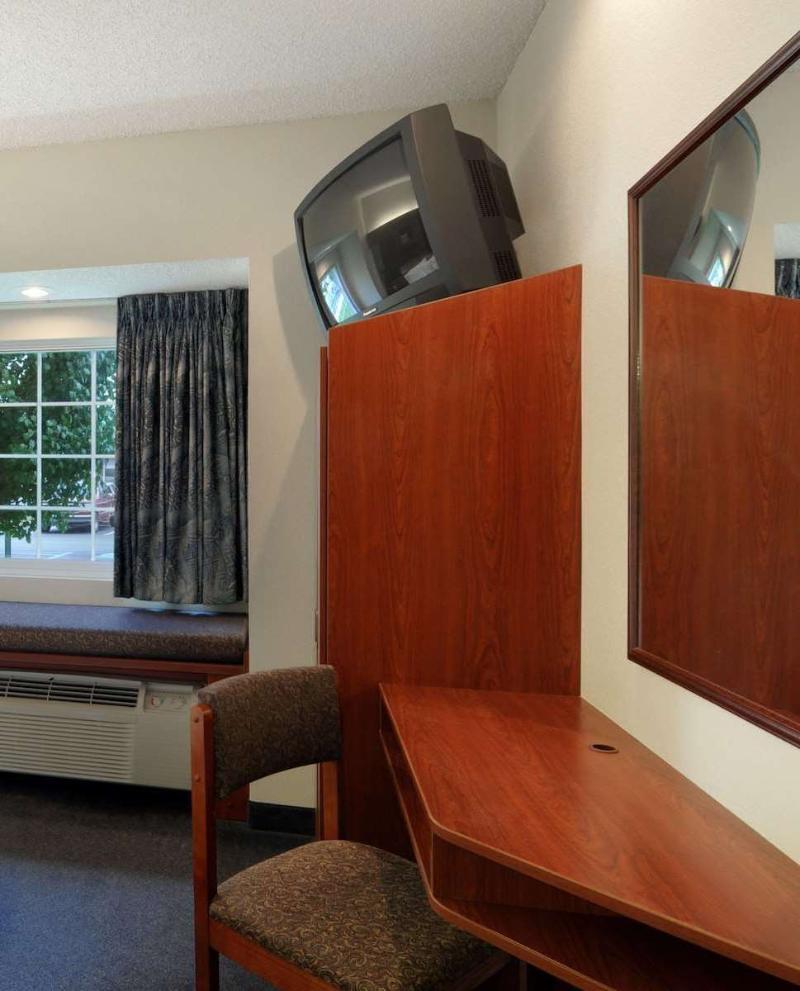 Microtel Inn & Suites By Wyndham Bossier Stadt Exterior foto